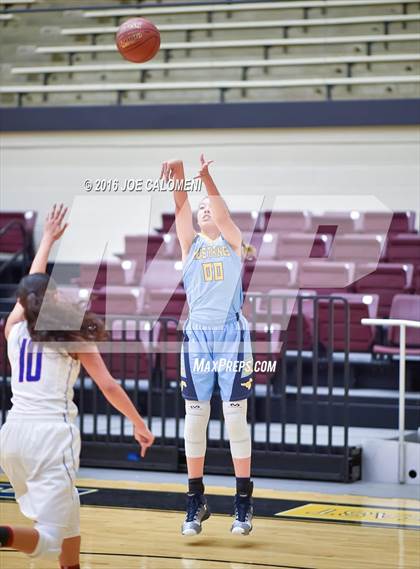 Thumbnail 3 in Edinburg vs McAllen Memorial (NEISD Invitational) photogallery.