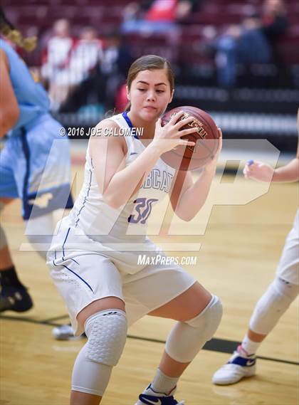 Thumbnail 1 in Edinburg vs McAllen Memorial (NEISD Invitational) photogallery.