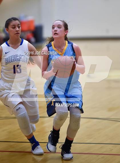 Thumbnail 3 in Edinburg vs McAllen Memorial (NEISD Invitational) photogallery.