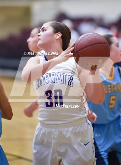 Thumbnail 2 in Edinburg vs McAllen Memorial (NEISD Invitational) photogallery.