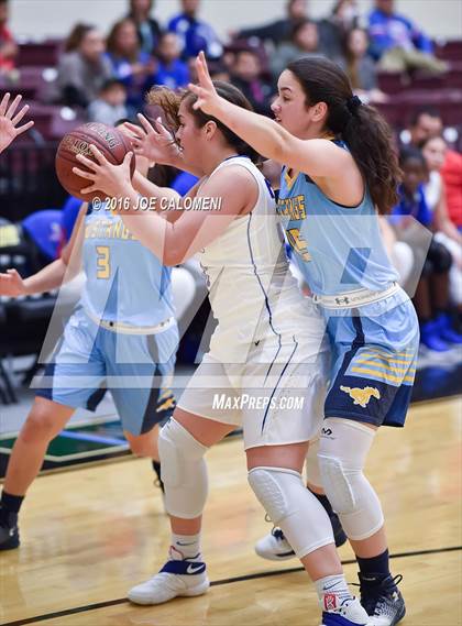 Thumbnail 3 in Edinburg vs McAllen Memorial (NEISD Invitational) photogallery.