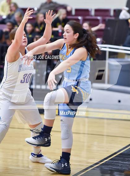 Thumbnail 1 in Edinburg vs McAllen Memorial (NEISD Invitational) photogallery.