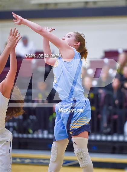 Thumbnail 2 in Edinburg vs McAllen Memorial (NEISD Invitational) photogallery.