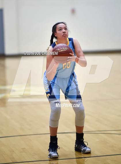Thumbnail 2 in Edinburg vs McAllen Memorial (NEISD Invitational) photogallery.