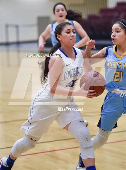 Thumbnail 2 in Edinburg vs McAllen Memorial (NEISD Invitational) photogallery.