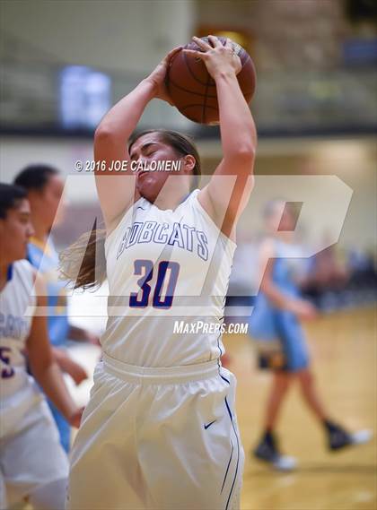 Thumbnail 2 in Edinburg vs McAllen Memorial (NEISD Invitational) photogallery.