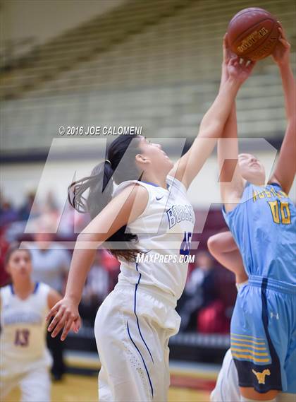 Thumbnail 3 in Edinburg vs McAllen Memorial (NEISD Invitational) photogallery.