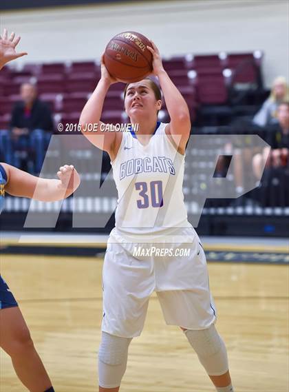Thumbnail 3 in Edinburg vs McAllen Memorial (NEISD Invitational) photogallery.
