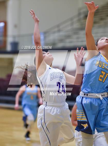 Thumbnail 3 in Edinburg vs McAllen Memorial (NEISD Invitational) photogallery.
