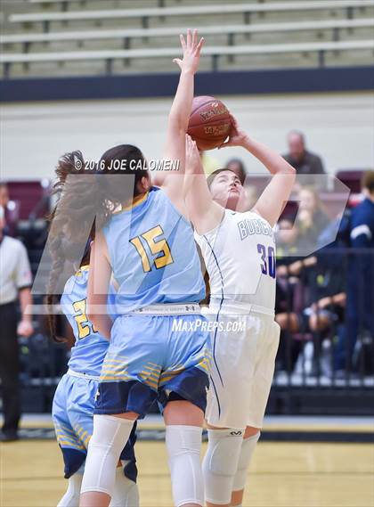 Thumbnail 2 in Edinburg vs McAllen Memorial (NEISD Invitational) photogallery.