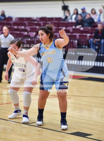 Thumbnail 2 in Edinburg vs McAllen Memorial (NEISD Invitational) photogallery.