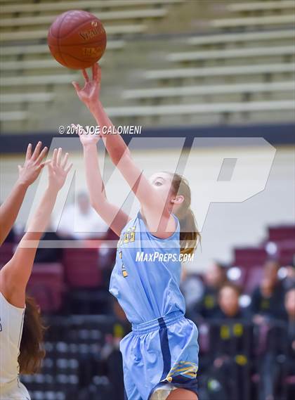 Thumbnail 1 in Edinburg vs McAllen Memorial (NEISD Invitational) photogallery.