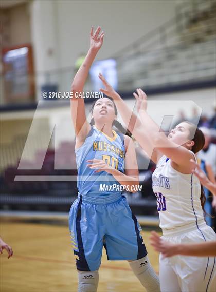 Thumbnail 2 in Edinburg vs McAllen Memorial (NEISD Invitational) photogallery.