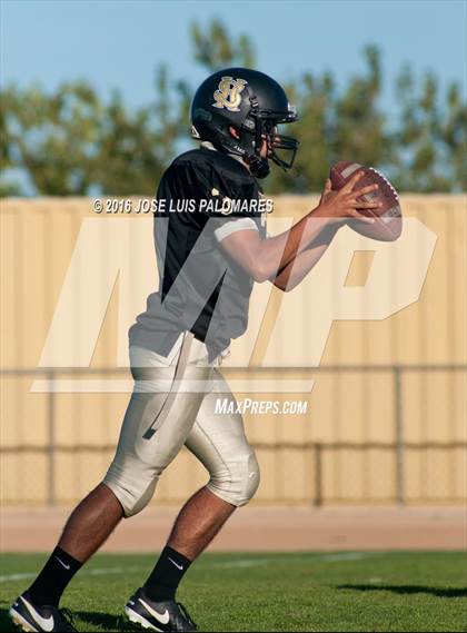 Thumbnail 1 in Sultana @ Hesperia photogallery.