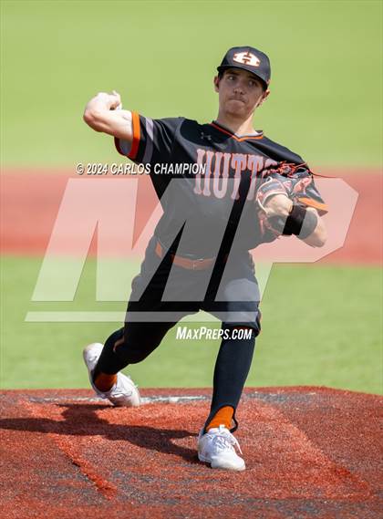 Thumbnail 3 in United vs. Hutto (LISD Tournament) photogallery.