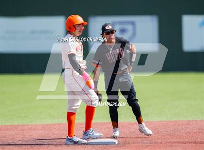 Thumbnail 2 in United vs. Hutto (LISD Tournament) photogallery.