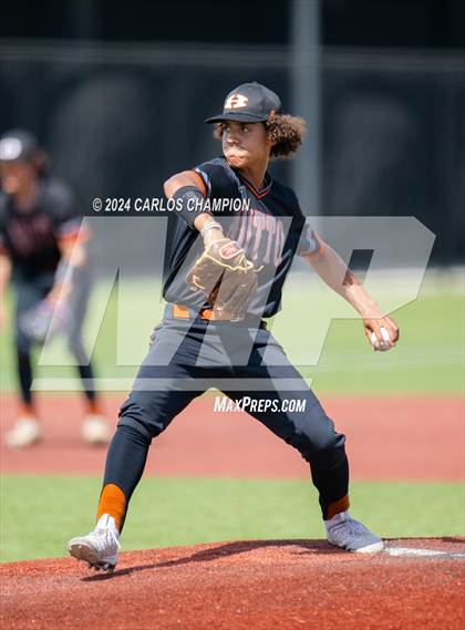 Thumbnail 3 in United vs. Hutto (LISD Tournament) photogallery.