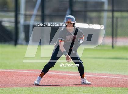 Thumbnail 3 in United vs. Hutto (LISD Tournament) photogallery.