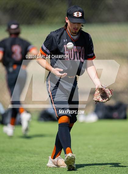 Thumbnail 3 in United vs. Hutto (LISD Tournament) photogallery.