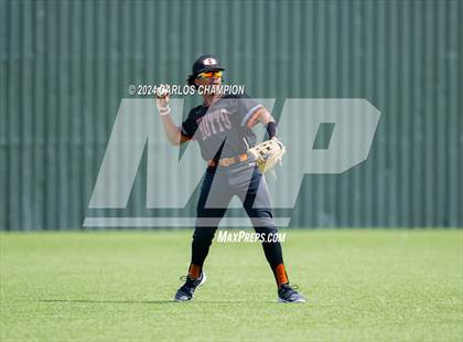 Thumbnail 3 in United vs. Hutto (LISD Tournament) photogallery.