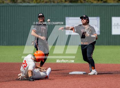 Thumbnail 1 in United vs. Hutto (LISD Tournament) photogallery.