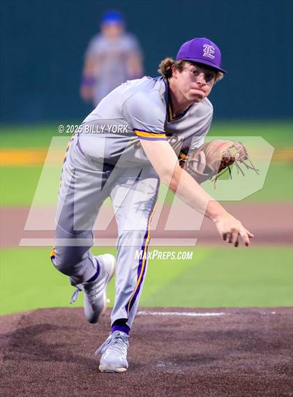 Thumbnail 1 in Grand Saline vs Edgewood photogallery.