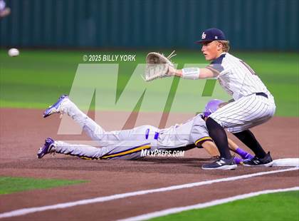 Thumbnail 3 in Grand Saline vs Edgewood photogallery.