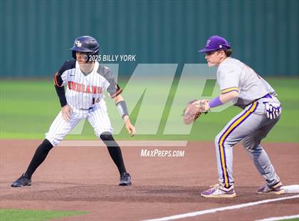 Thumbnail 2 in Grand Saline vs Edgewood photogallery.