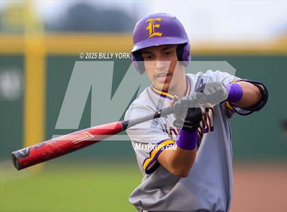 Thumbnail 3 in Grand Saline vs Edgewood photogallery.