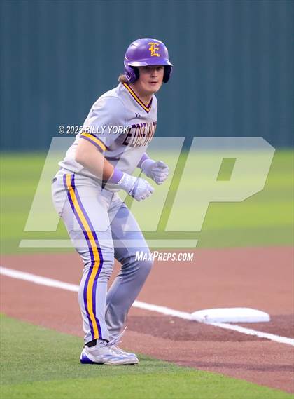 Thumbnail 2 in Grand Saline vs Edgewood photogallery.