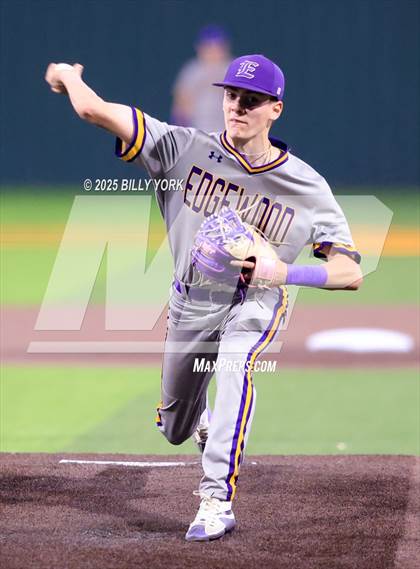 Thumbnail 2 in Grand Saline vs Edgewood photogallery.