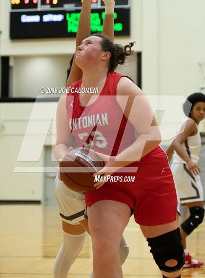Thumbnail 1 in Lee [Robert E.] vs Antonian Prep photogallery.
