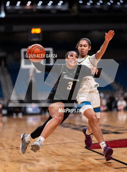 Thumbnail 2 in Boswell vs. Fort Bend Hightower (UIL 6A Basketball Division II Final) photogallery.