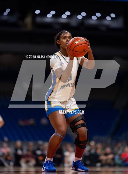 Thumbnail 1 in Boswell vs. Fort Bend Hightower (UIL 6A Basketball Division II Final) photogallery.
