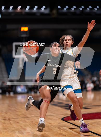 Thumbnail 3 in Boswell vs. Fort Bend Hightower (UIL 6A Basketball Division II Final) photogallery.