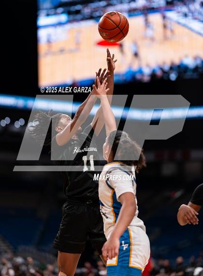 Thumbnail 3 in Boswell vs. Fort Bend Hightower (UIL 6A Basketball Division II Final) photogallery.
