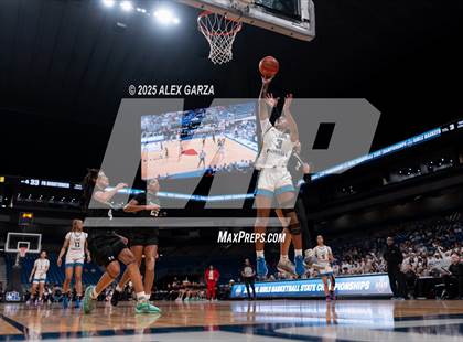 Thumbnail 1 in Boswell vs. Fort Bend Hightower (UIL 6A Basketball Division II Final) photogallery.