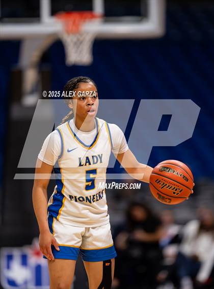 Thumbnail 2 in Boswell vs. Fort Bend Hightower (UIL 6A Basketball Division II Final) photogallery.