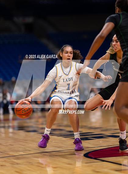 Thumbnail 2 in Boswell vs. Fort Bend Hightower (UIL 6A Basketball Division II Final) photogallery.