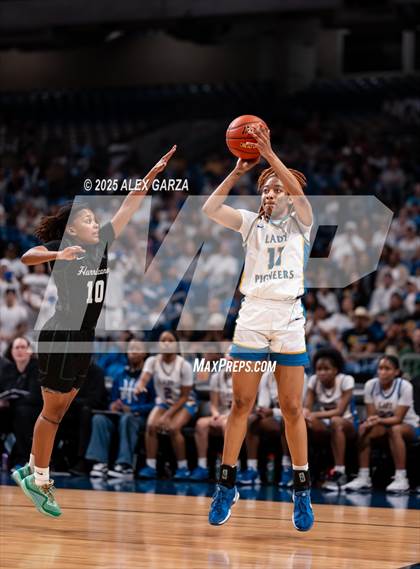 Thumbnail 1 in Boswell vs. Fort Bend Hightower (UIL 6A Basketball Division II Final) photogallery.