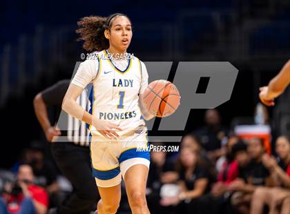 Thumbnail 1 in Boswell vs. Fort Bend Hightower (UIL 6A Basketball Division II Final) photogallery.