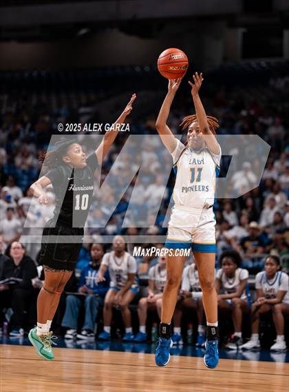 Thumbnail 2 in Boswell vs. Fort Bend Hightower (UIL 6A Basketball Division II Final) photogallery.