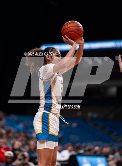 Thumbnail 2 in Boswell vs. Fort Bend Hightower (UIL 6A Basketball Division II Final) photogallery.