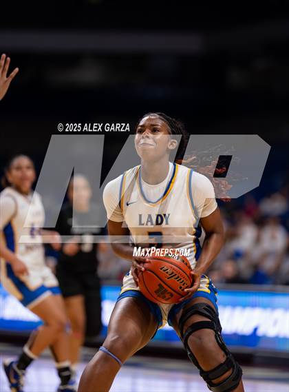 Thumbnail 3 in Boswell vs. Fort Bend Hightower (UIL 6A Basketball Division II Final) photogallery.
