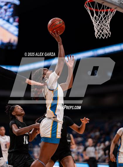 Thumbnail 1 in Boswell vs. Fort Bend Hightower (UIL 6A Basketball Division II Final) photogallery.