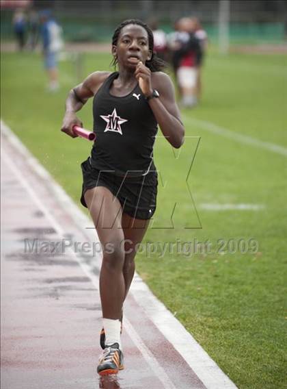 Thumbnail 3 in St. John's Finnegan Invitational photogallery.