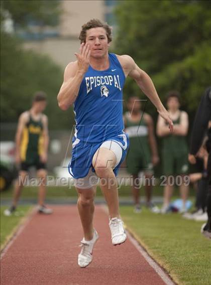 Thumbnail 2 in St. John's Finnegan Invitational photogallery.