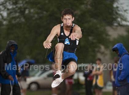 Thumbnail 3 in St. John's Finnegan Invitational photogallery.