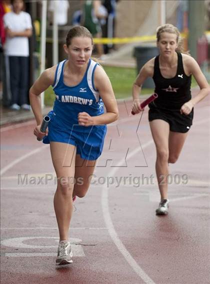 Thumbnail 3 in St. John's Finnegan Invitational photogallery.