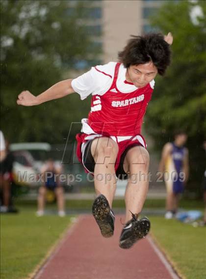 Thumbnail 1 in St. John's Finnegan Invitational photogallery.